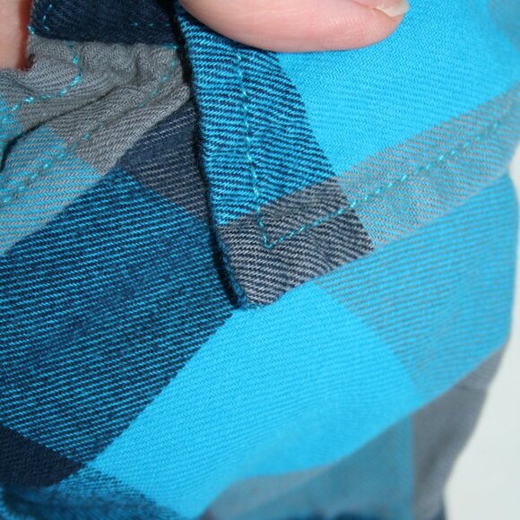 TEAL CHECKER FLANNEL SHIRT BOYS 6 7 KIDS BUTTON DOWN TOP BLUE OMBRE EUC - Picture 8 of 16